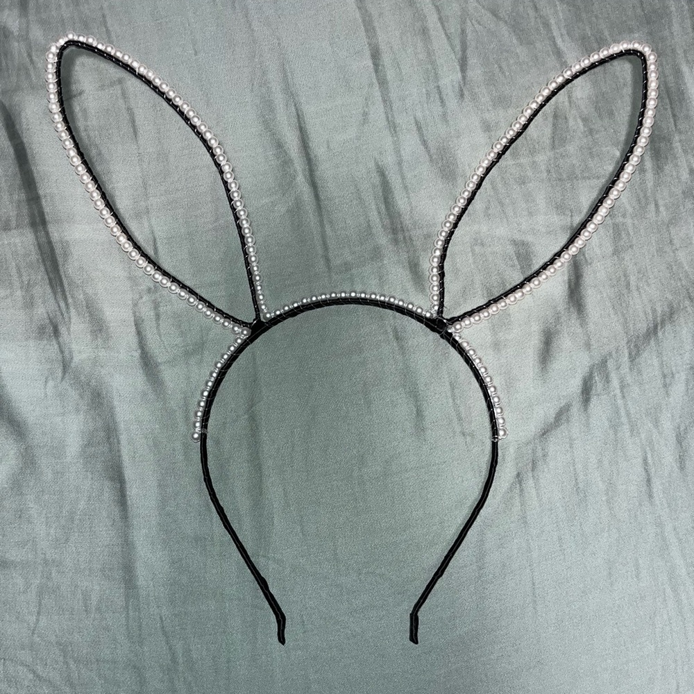 Pearl Bunny Ears